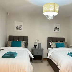  Holiday home Cheshire Retreat